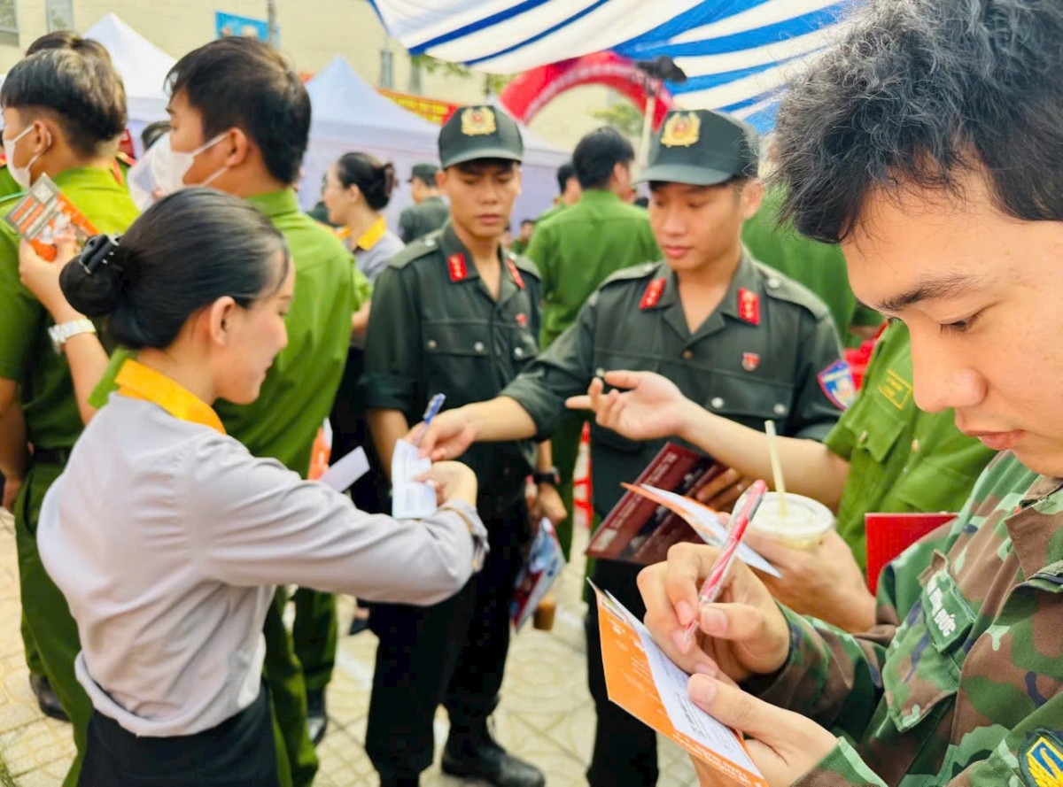 Ngày Hội Việc Làm 2026: Cầu Nối Vàng Cho Bộ Đội Xuất Ngũ Tại TP.HCM